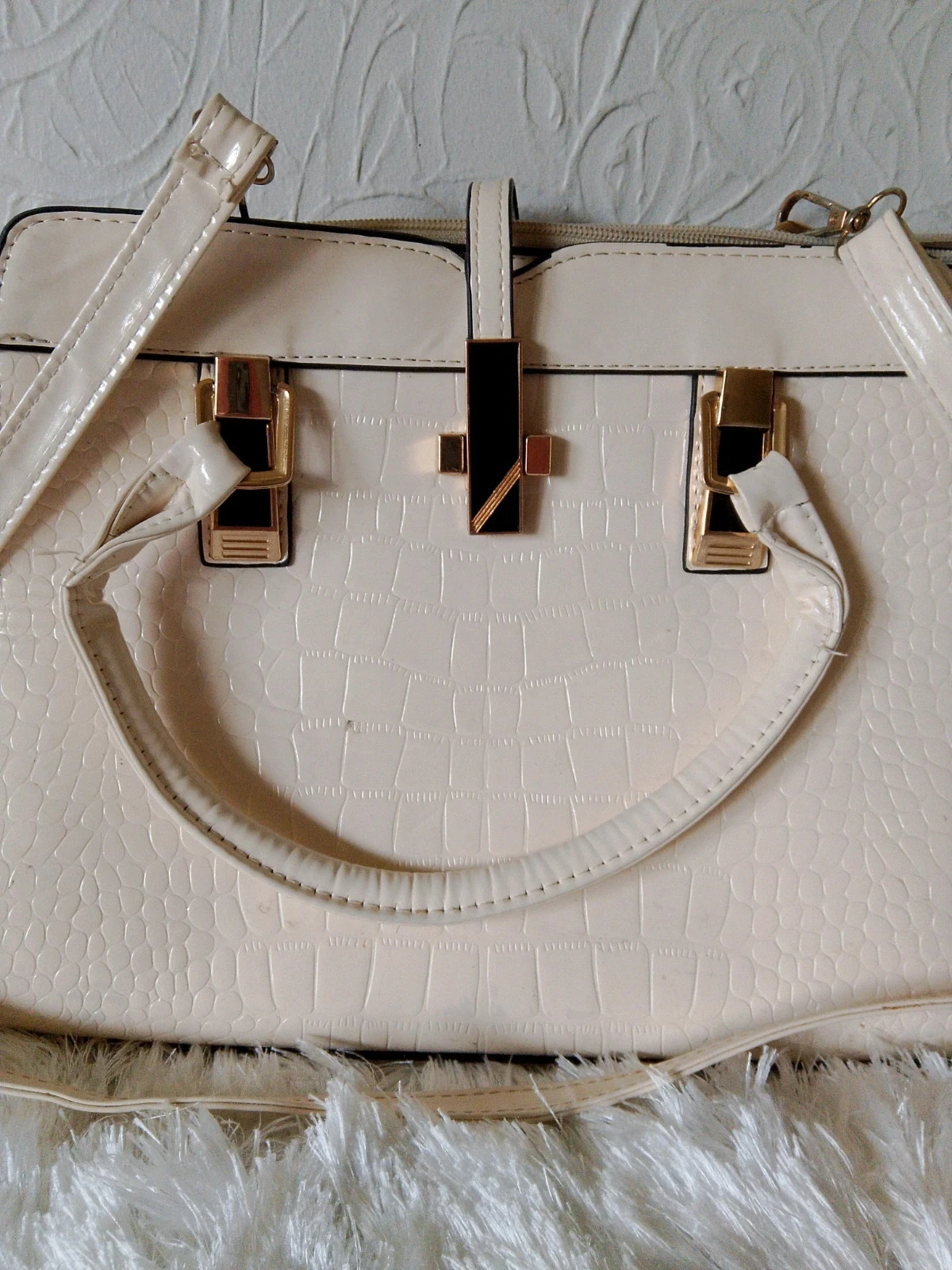 Bolso de mano con bandolera de imitación de cocodrilo – photo 3